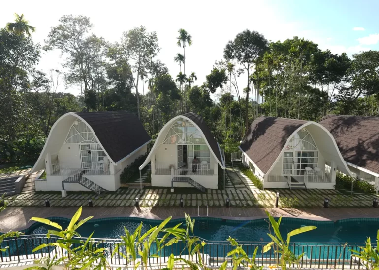 Tee Pool View