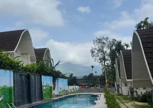 Tee Pool View